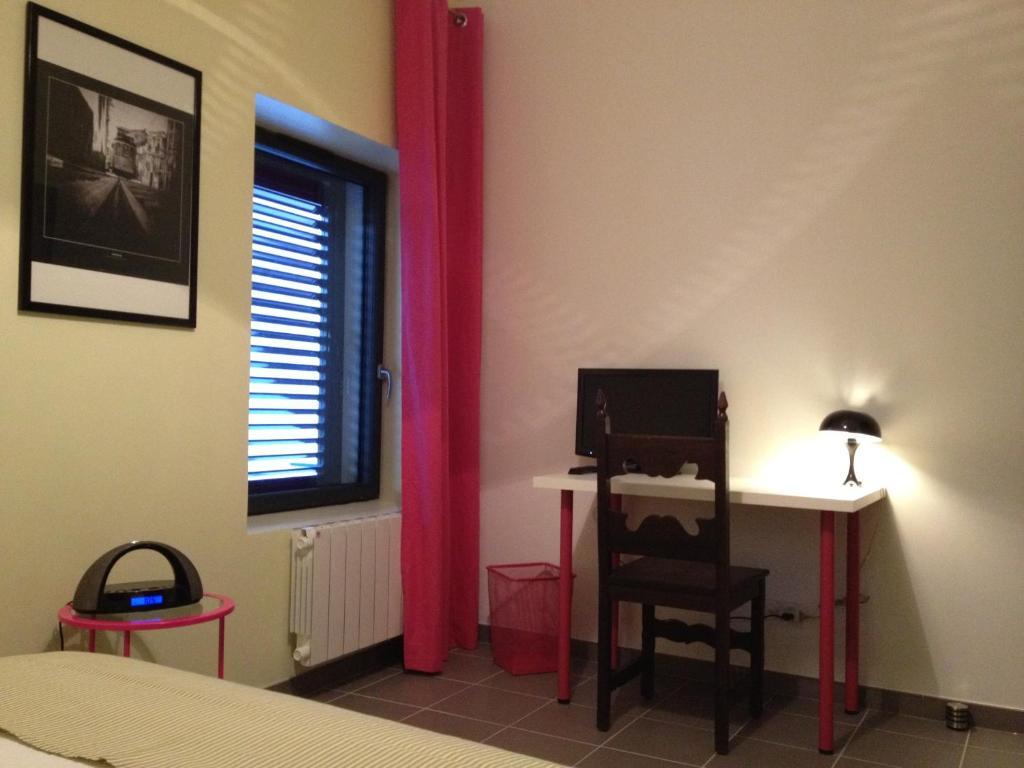 Demeure & Dependance - Chambres D'Hotes Depuis 2012 Tassin-la-Demi-Lune Quarto foto